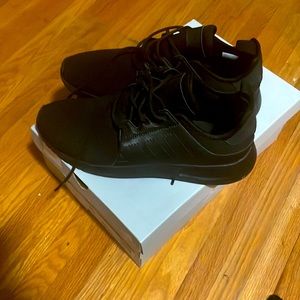 Women's adidas tennis shoe